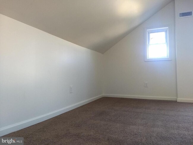 Building Photo - 215 Ulrich St