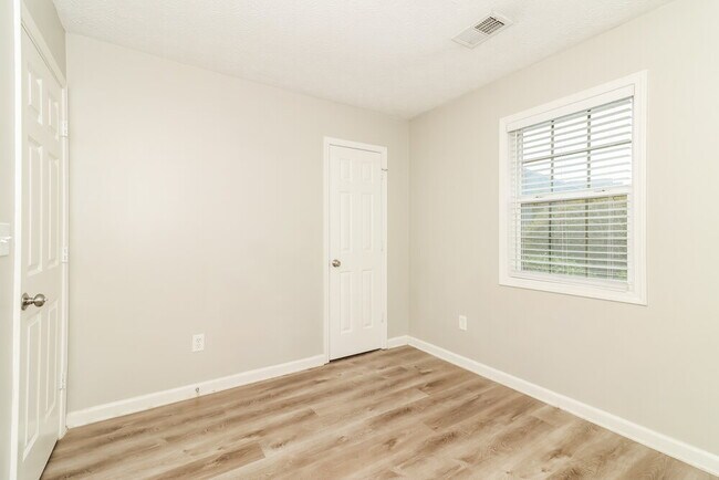 Building Photo - 3340 Old Tennessee Rd SW