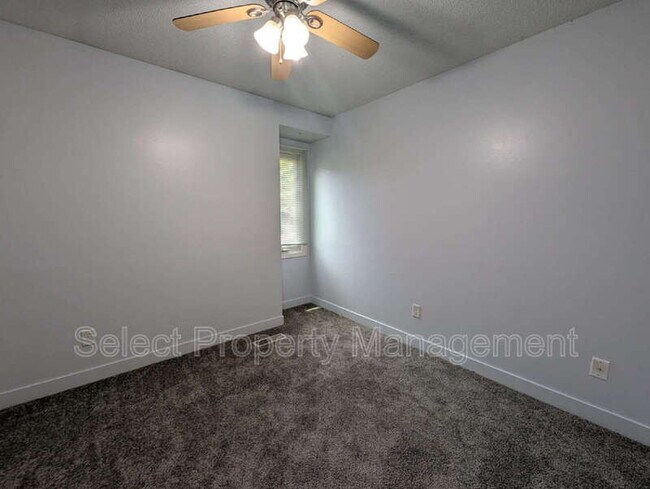 Building Photo - 7812 Brookfield Dr