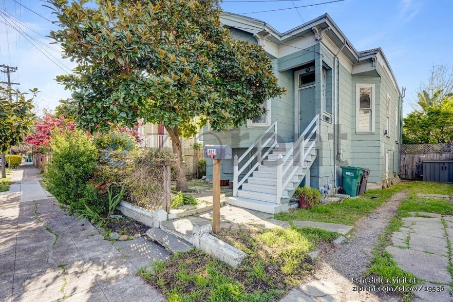Primary Photo - 965 56th St