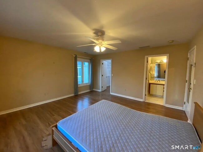 Building Photo - 97 W Norwalk Rd