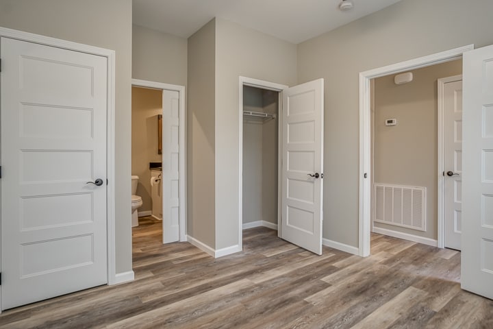 Building Photo - 1127 N Washington Ave