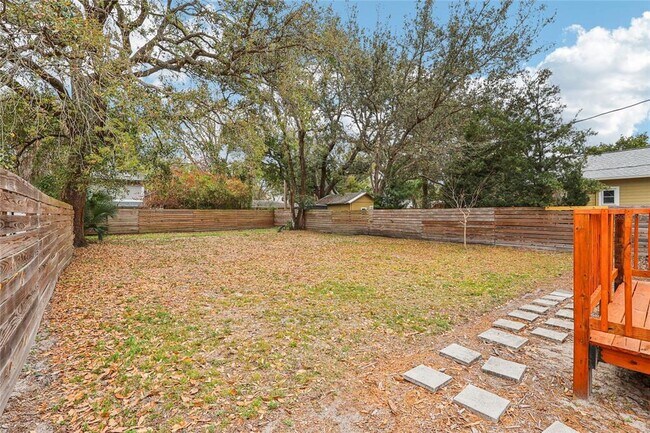 Building Photo - 137 E Grant St