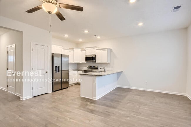 Building Photo - 307 Raines Ct