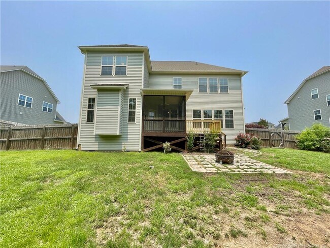 Building Photo - 4033 Hunting Path Dr