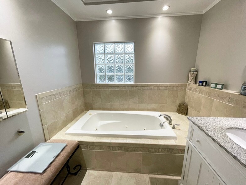 Building Photo - 1282 Jimmy Buffett Mem Hwy