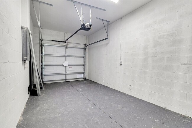 Building Photo - 10385 Port Everglades St