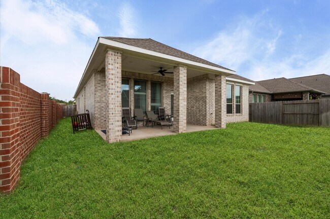 Building Photo - 1939 Misty Field Dr
