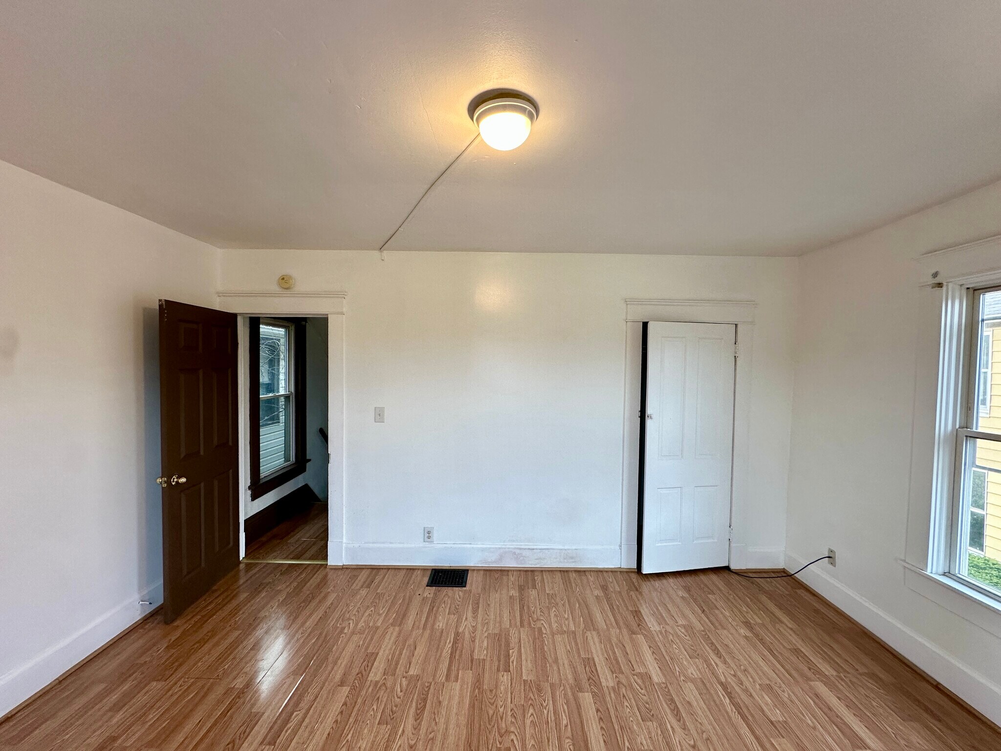 Building Photo - 154 Elmwood St