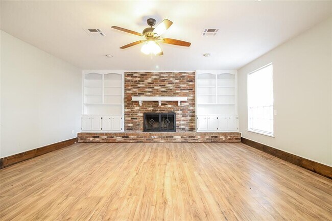 Building Photo - 4220 Corbett Dr