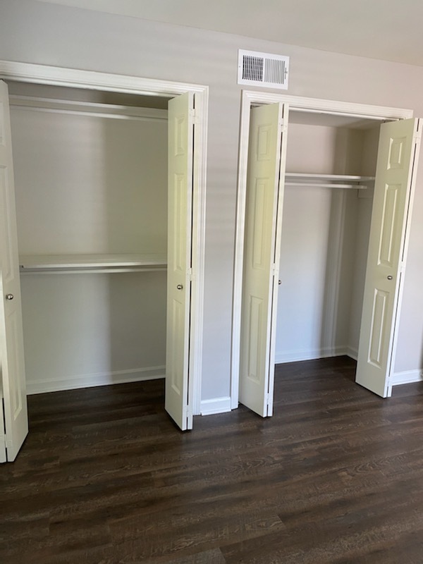 Bedroom Closet - Convent Park Apartments