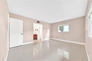 Building Photo - 7897 Golf Cir Dr