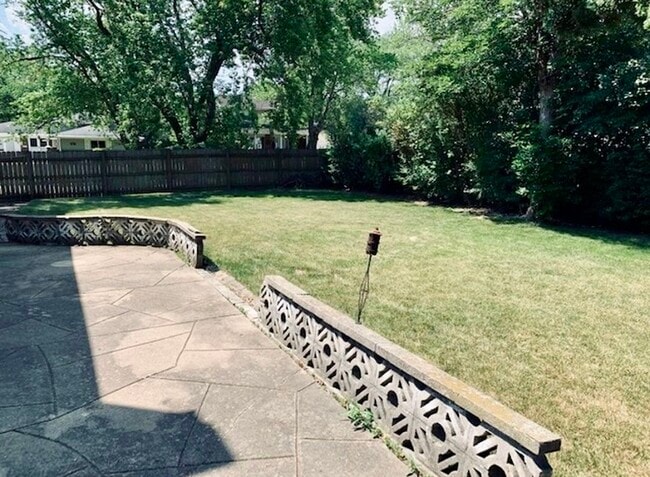 Building Photo - 9S174 Nantucket Dr