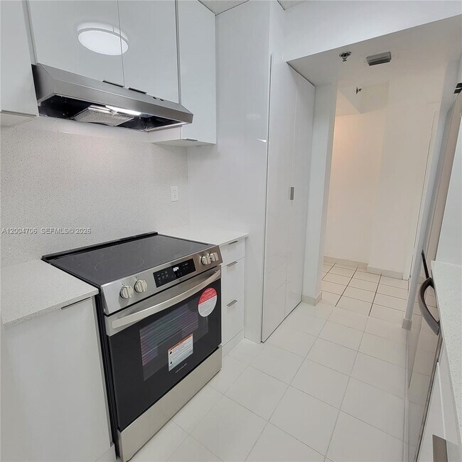 Building Photo - 7601 Dickens Ave