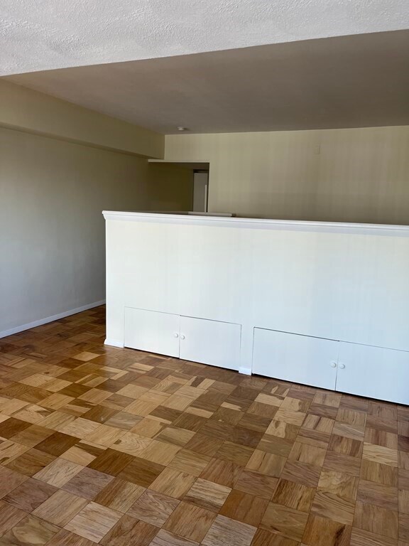 Building Photo - 6 Whittier Pl