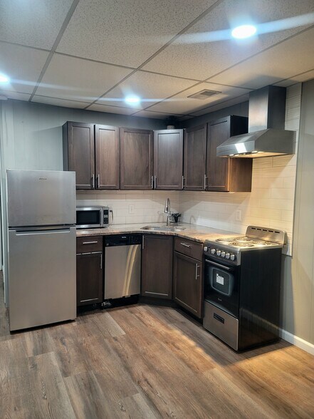 Building Photo - 3914 Clark St