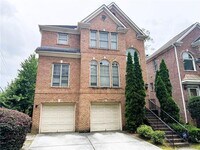 Building Photo - 907 Lenox Ct NE