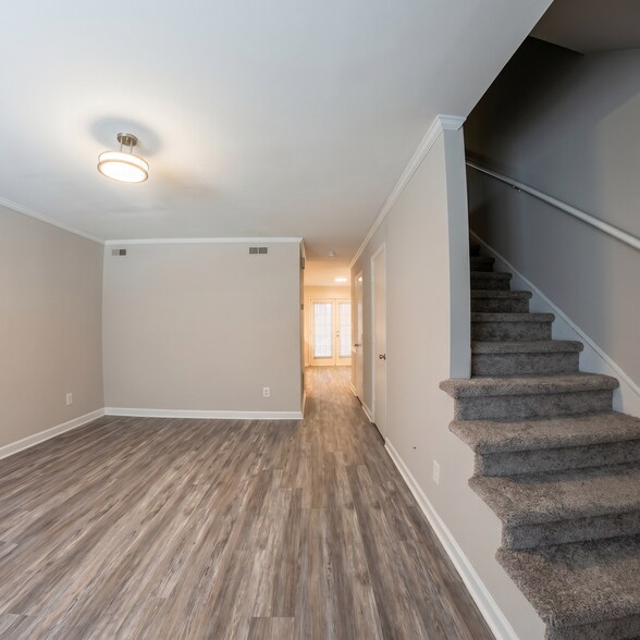 Interior Photo - Courtyard Townhomes