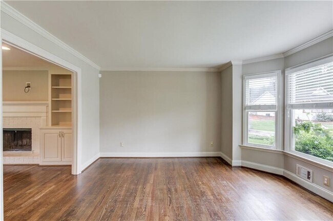 Building Photo - 153 Lantern Ridge Ct