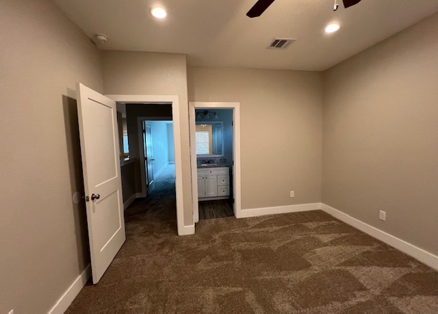 Building Photo - 710 Vassar Ct