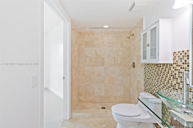 Building Photo - 350 S Miami Ave