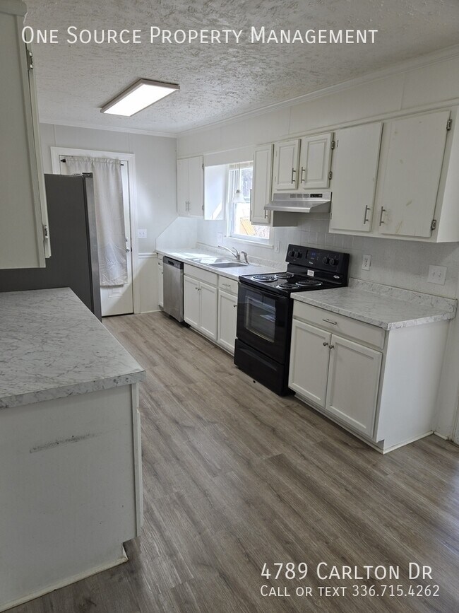 Building Photo - 4789 Carlton Dr