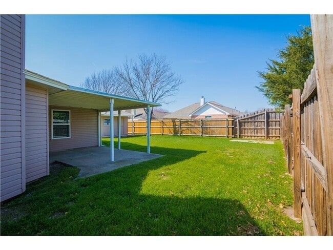 Building Photo - 1080 W Hills Terrace