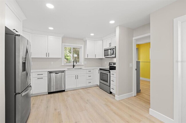 Building Photo - 1500 San Mateo Dr