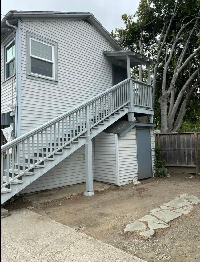 Building Photo - 21625 E Cliff Dr