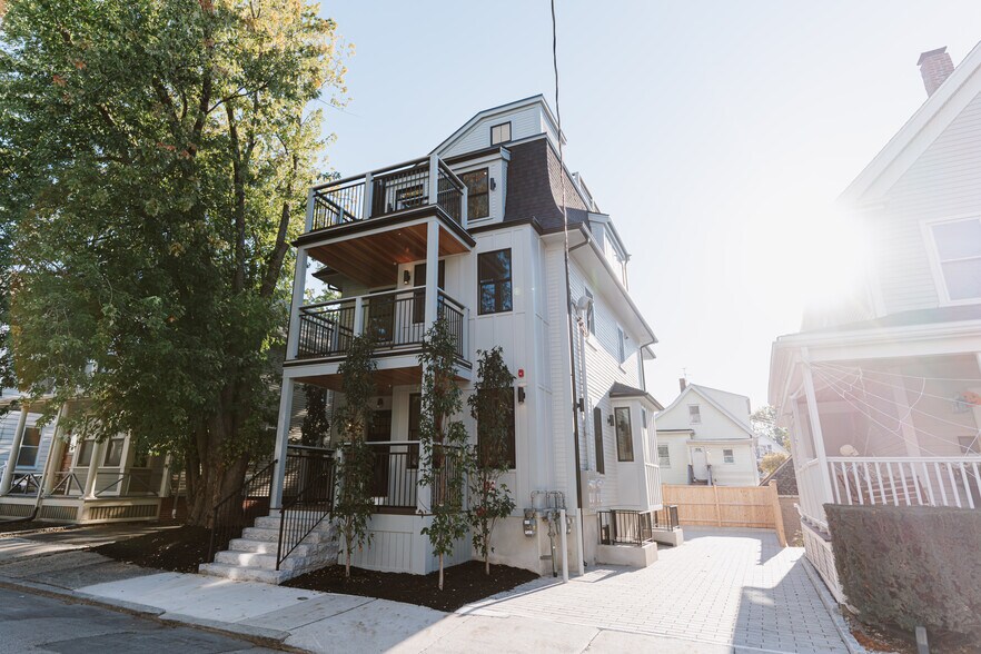 Building Photo - 5 Thurston St