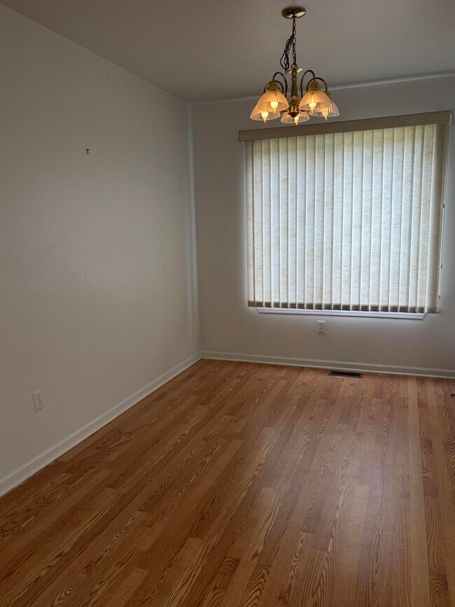Building Photo - 4171 Inglewood Dr