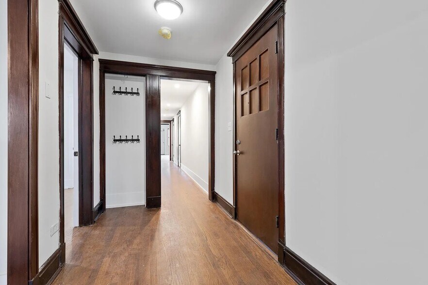 Building Photo - 6041 S Saint Lawrence Ave