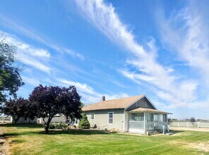 Building Photo - 2 Bed, 1 Bath Home with Covered Patios