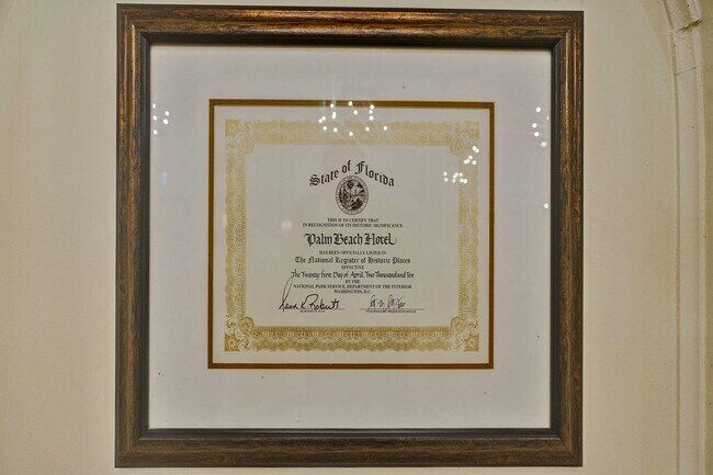 Building Photo - 235 Sunrise Ave