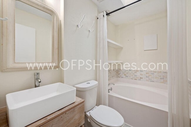 Building Photo - 211 Indian Oaks Dr