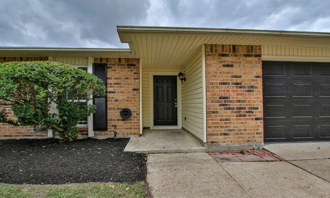 Building Photo - 17407 Autumn Trails Ln