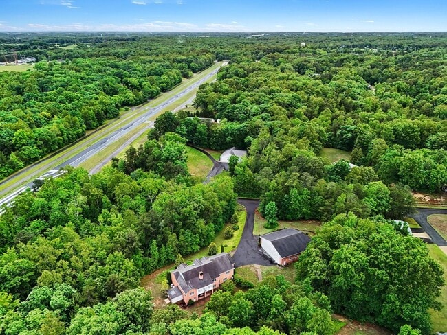 Building Photo - Ultimate Aviation Estate: Luxury 1-Level Living on 5+ Acres Near Downtown Fredericksburg