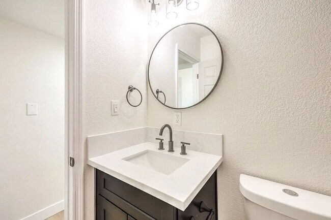 Building Photo - Coming Soon! 3bed 2 bath plus Casita HUGE ...