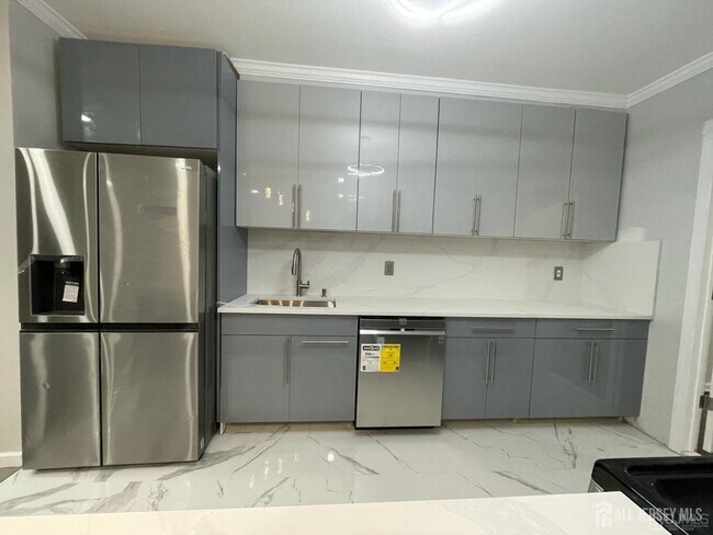 Building Photo - 42 Ashford Dr