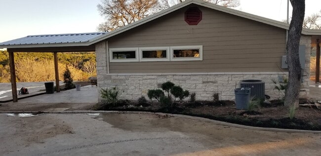 Building Photo - Beautiful Hill Country Retreat Near Lake Travis with AMAZING VIEWS