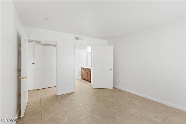 Building Photo - 2300 E Silverado Ranch Blvd