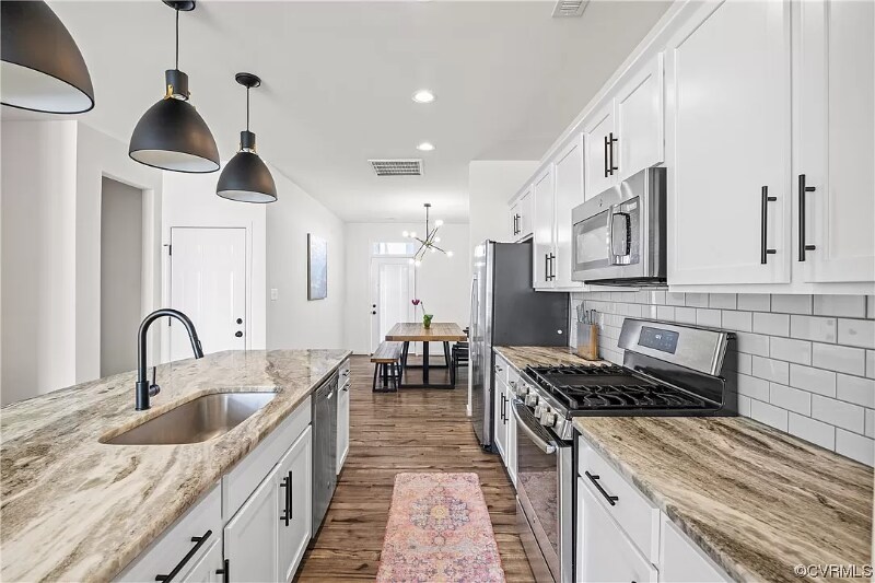 Building Photo - 227 Hanging Fern Alley