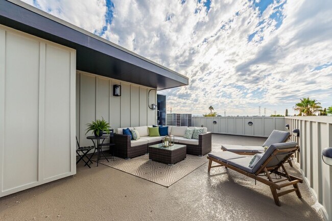 Primary Photo - Brand-New Luxury Townhomes in NoHo