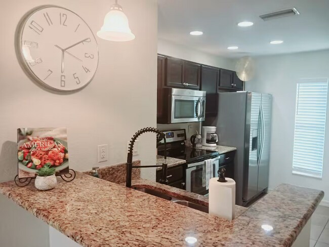 Building Photo - 3837 Hialeah Rd