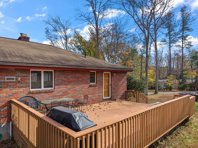 Building Photo - 117 Church Hill Rd