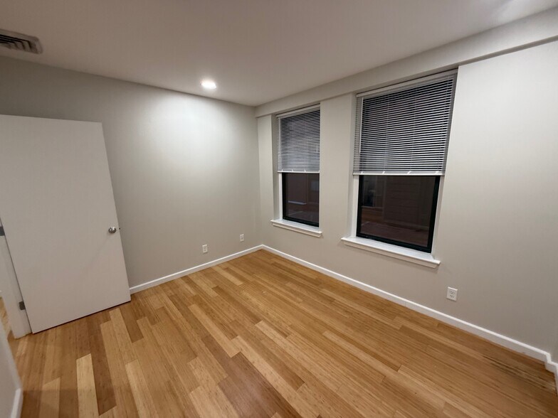 Building Photo - 1714 Washington St