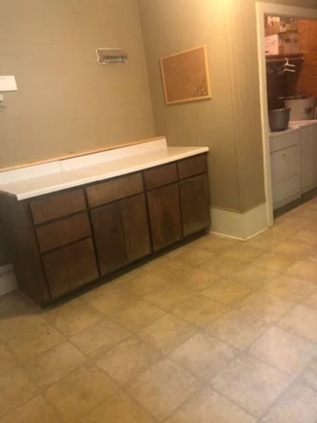 Building Photo - Charming home on Fairview St