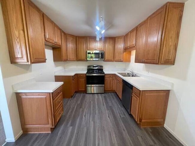 Building Photo - 141 W Avenida De Los Arboles