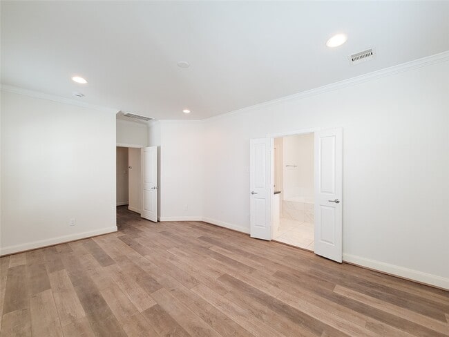 Building Photo - 12 Hermann Park Ct