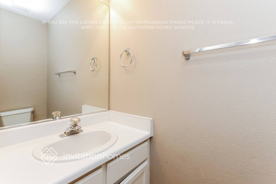 Building Photo - 1733 Sierra Valley Way